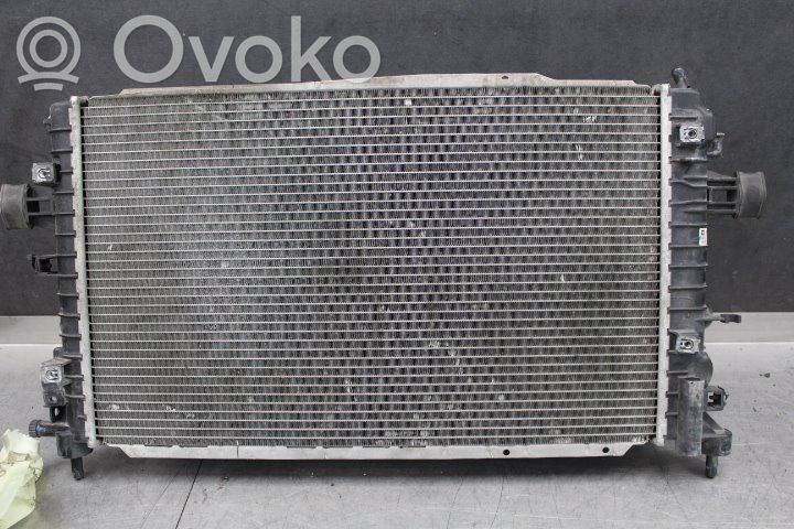 Opel Zafira B Radiateur de refroidissement