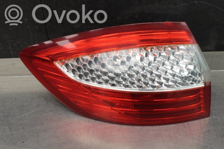 Ford Mondeo MK IV Lampă spate în caroserie 