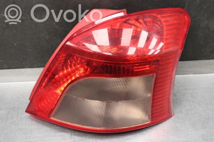 Toyota Yaris Aizmugurējais lukturis virsbūvē 