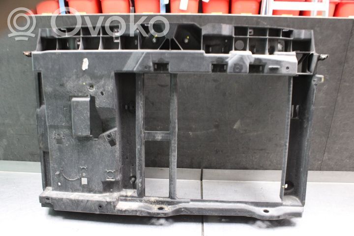 Peugeot 207 Viršutinė dalis radiatorių panelės (televizoriaus) 