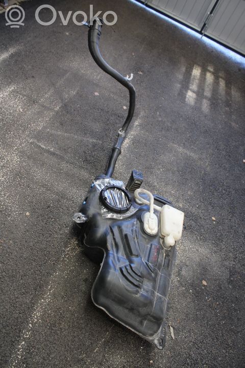 Fuel tank   9823357980