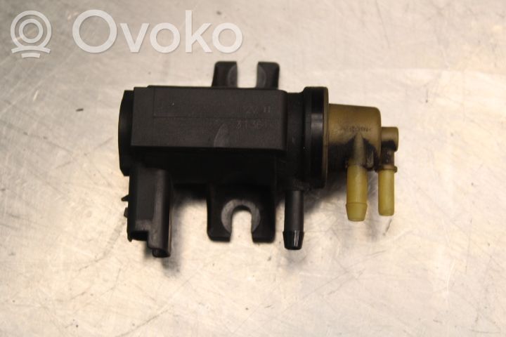 Volvo V40 Supapă vacuum 