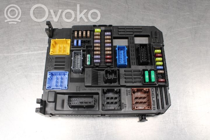 Opel Combo E Sulakemoduuli 