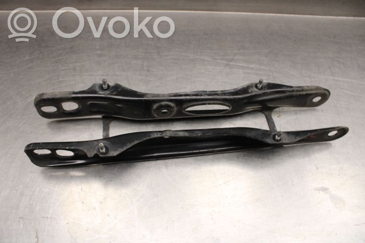 BMW 5 G30 G31 G38 Takatukivarsi 