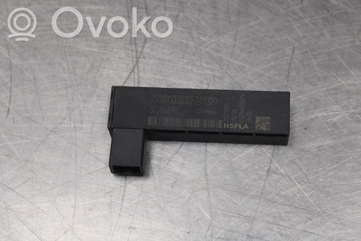 Volvo S90, V90 Antena radiowa 