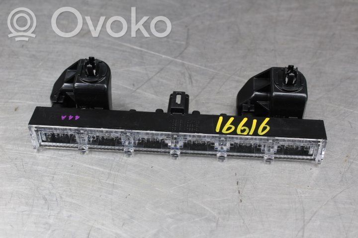 Toyota Auris E180 Luce d’arresto centrale/supplementare 