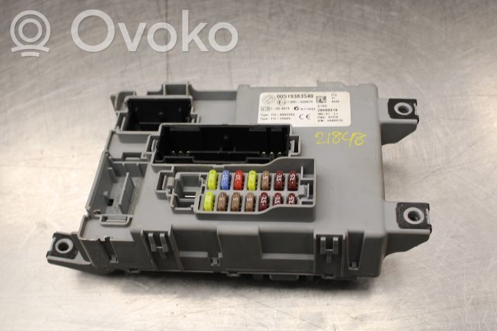 Opel Combo D Módulo de fusible 