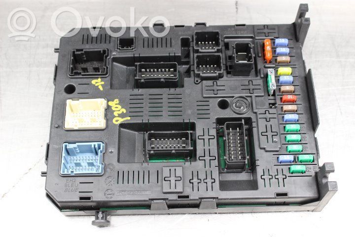 Saab 9-5 Ramka / Moduł bezpieczników 