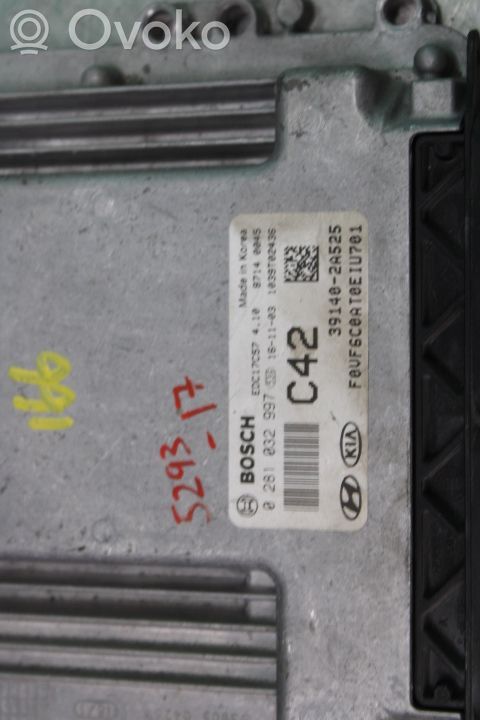 Unité de commande / module d'injection   0281032997,391402A525