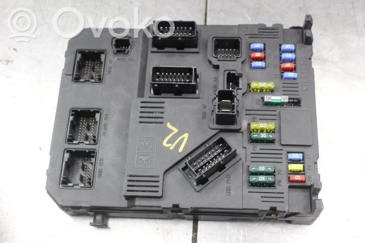 Peugeot 407 Fuse module 