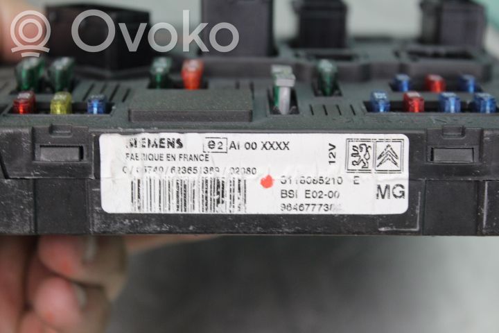Saab 9-5 Ramka / Moduł bezpieczników 