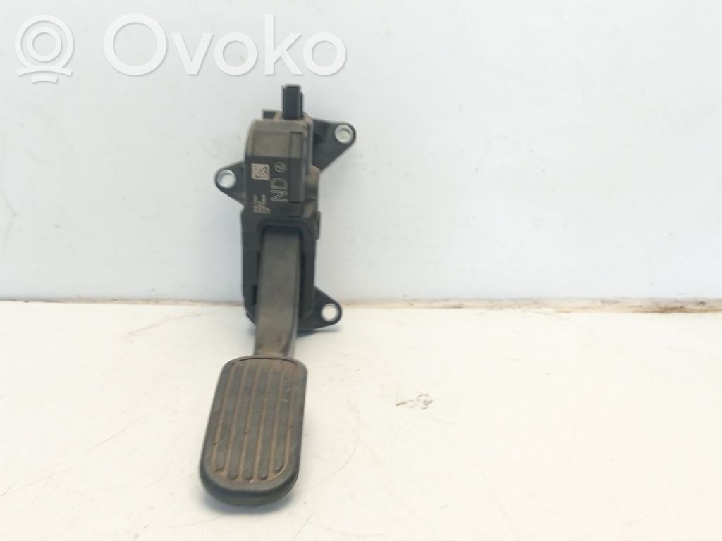 Toyota C-HR I Accelerator throttle pedal 