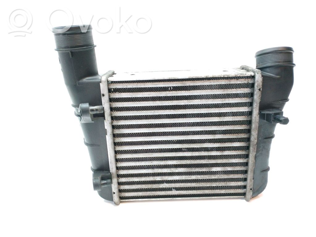 Radiador intercooler   8E0145805S