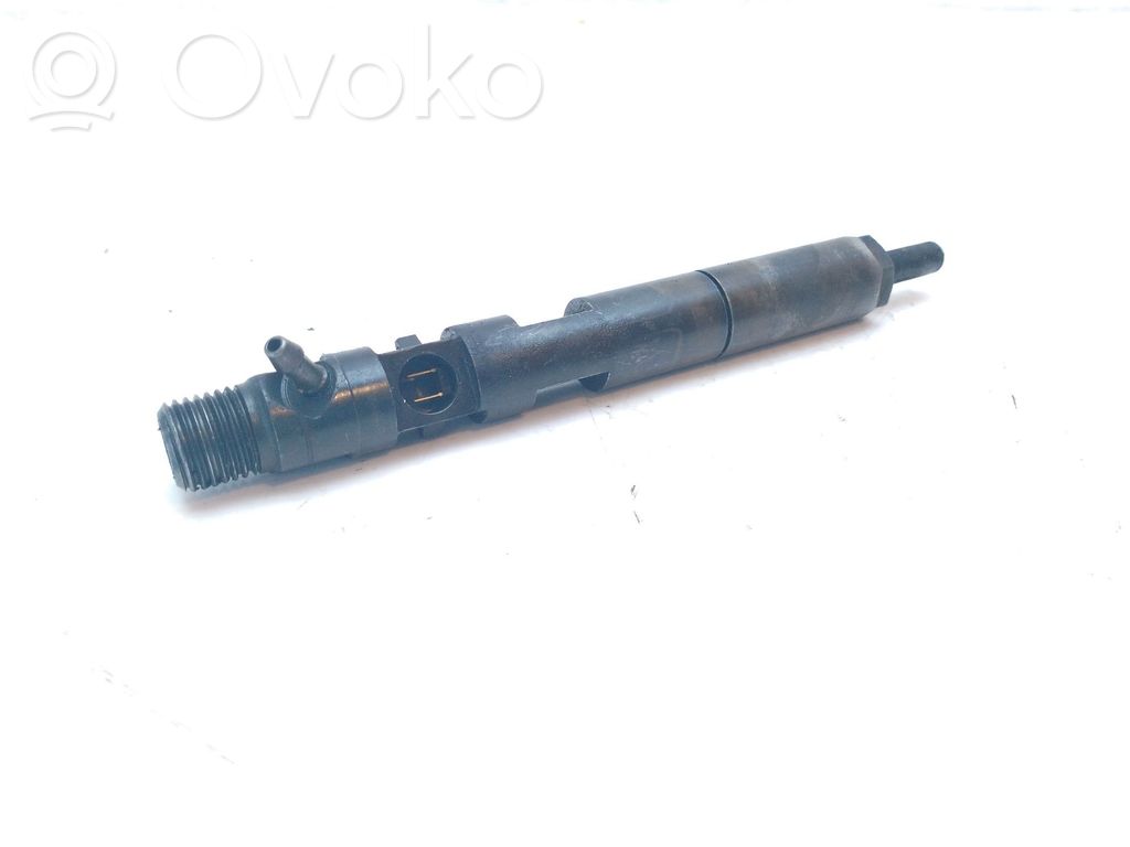Inyector de combustible   8200025248,8200049873