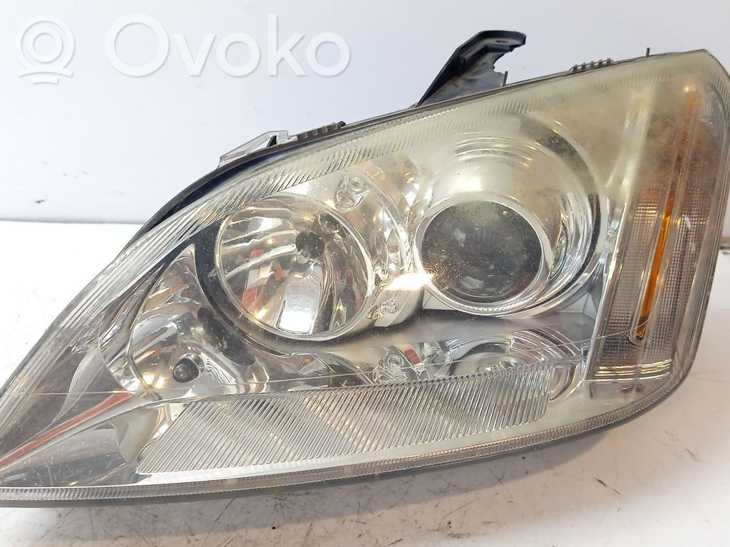 Ford Focus Headlight/headlamp 
