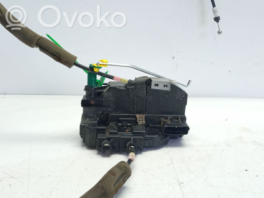 Nissan Note (E12) Front door lock 