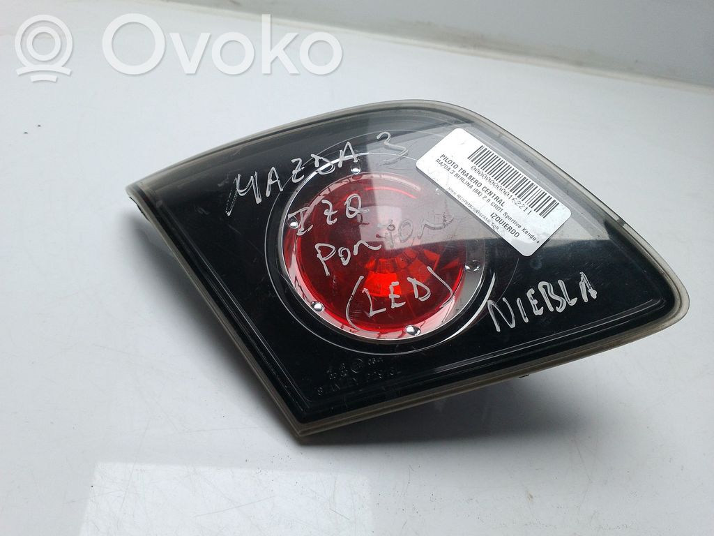 Mazda 3 I Apdaila galinio dangčio 