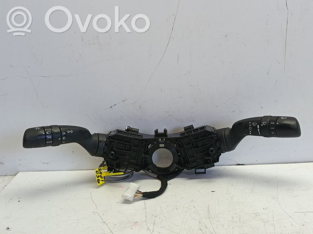 Toyota Aygo AB40 Comutator/buton multifuncțional 