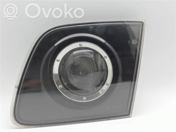 Mazda 3 I Galinis žibintas dangtyje 