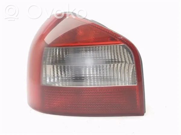 Lampa tylna   8L0945095B