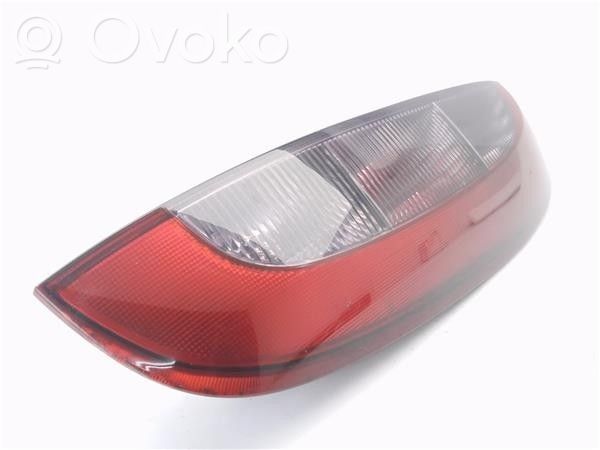 Opel Corsa C Aizmugurējais lukturis virsbūvē 