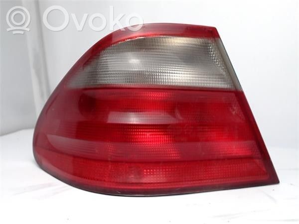 Mercedes-Benz CLK A208 C208 Задний фонарь в кузове