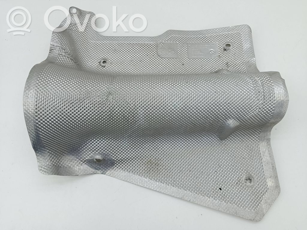 Volvo XC40 Osłona termiczna rury wydechowej 