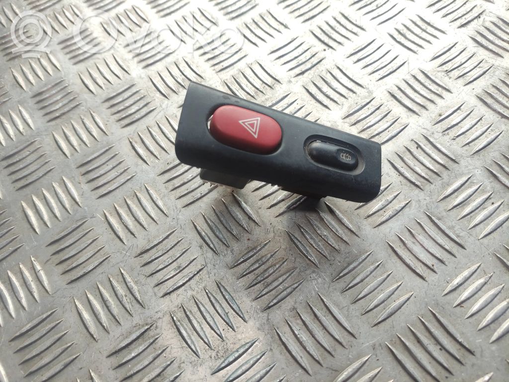 Renault Laguna II Hazard light switch 