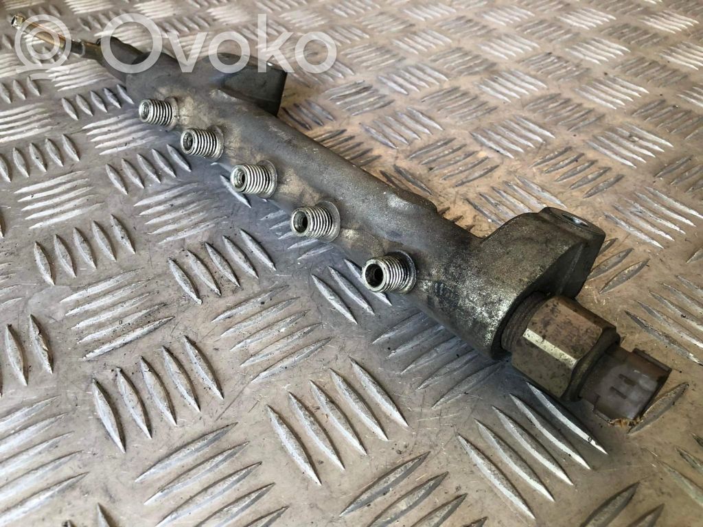 Nissan Almera Tino Degvielas maģistrālā caurule 