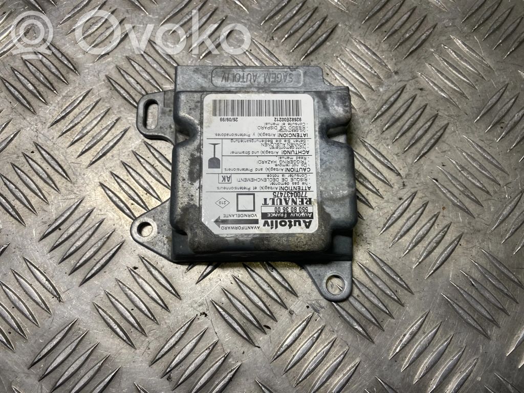 Renault Megane I Airbag control unit/module 