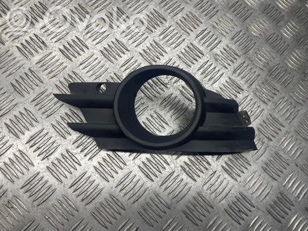 Opel Meriva A Etupuskurin alempi jäähdytinsäleikkö 