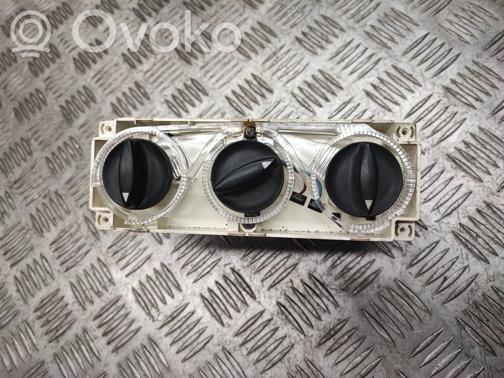 Audi A4 S4 B5 8D Climate control unit 