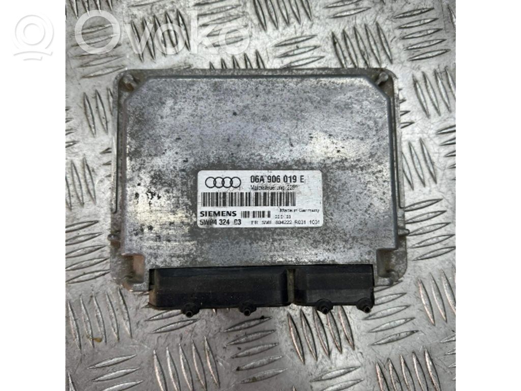 Volkswagen Golf IV Engine control unit/module 