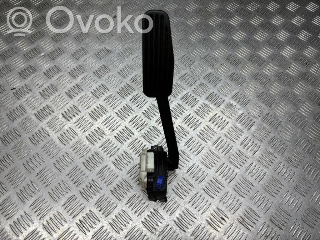 Volvo XC90 Akseleratora pedālis 