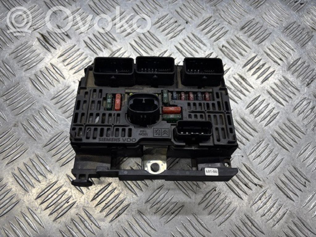 Peugeot 407 Fuse module 