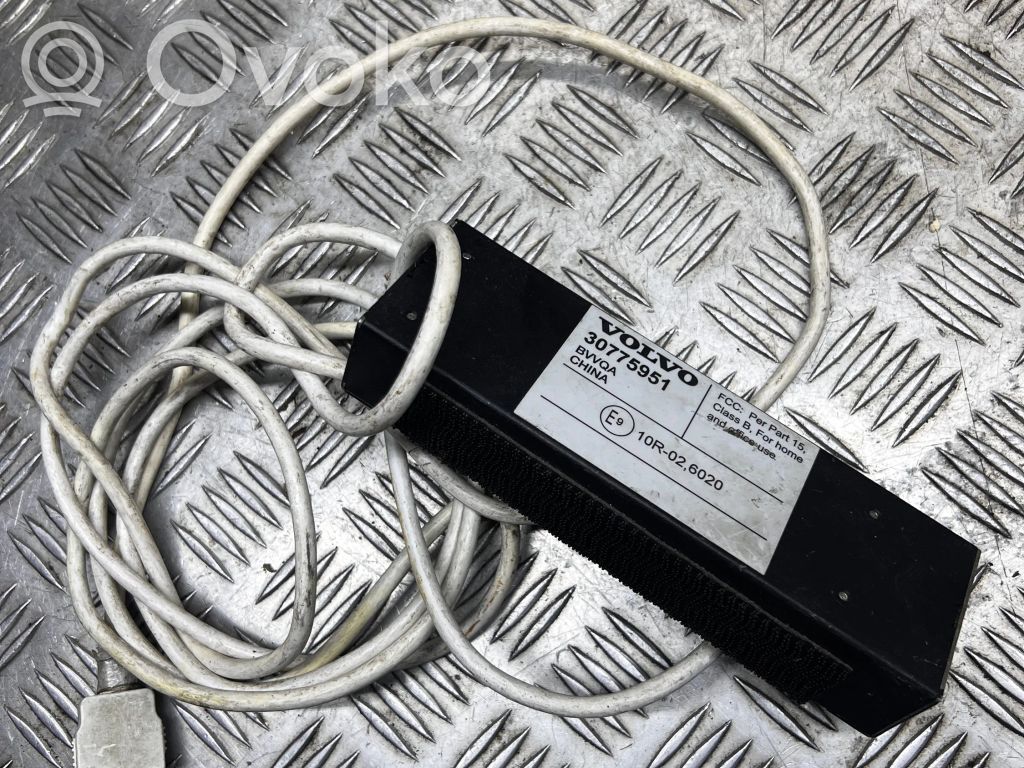 Volvo XC70 iPod connector socket 