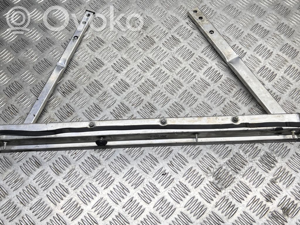 Audi A8 S8 D3 4E Engine mounting bracket 