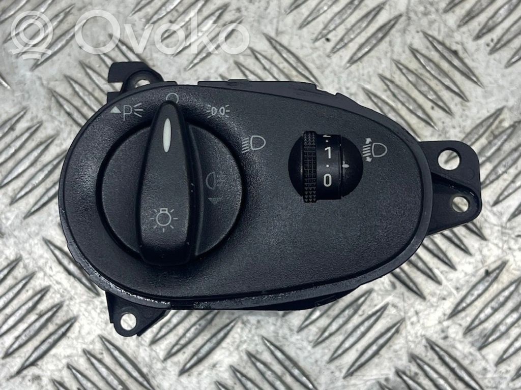 Ford Focus Light switch 