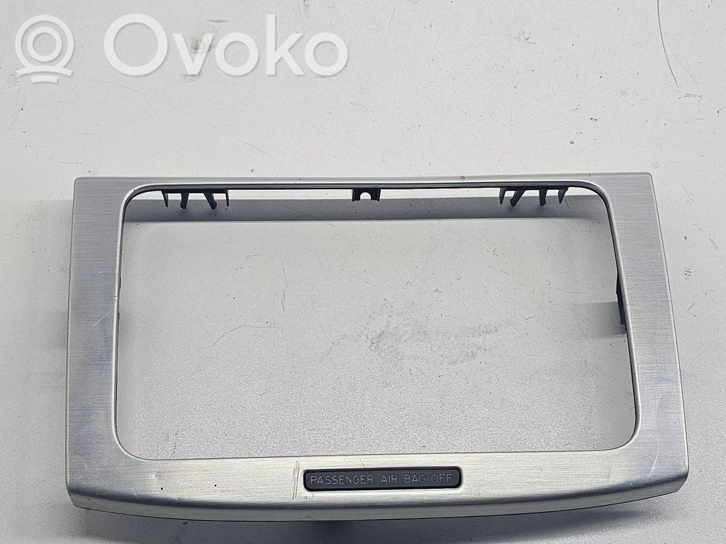 Volkswagen PASSAT B6 Konsola środkowa / Radio / GPS 