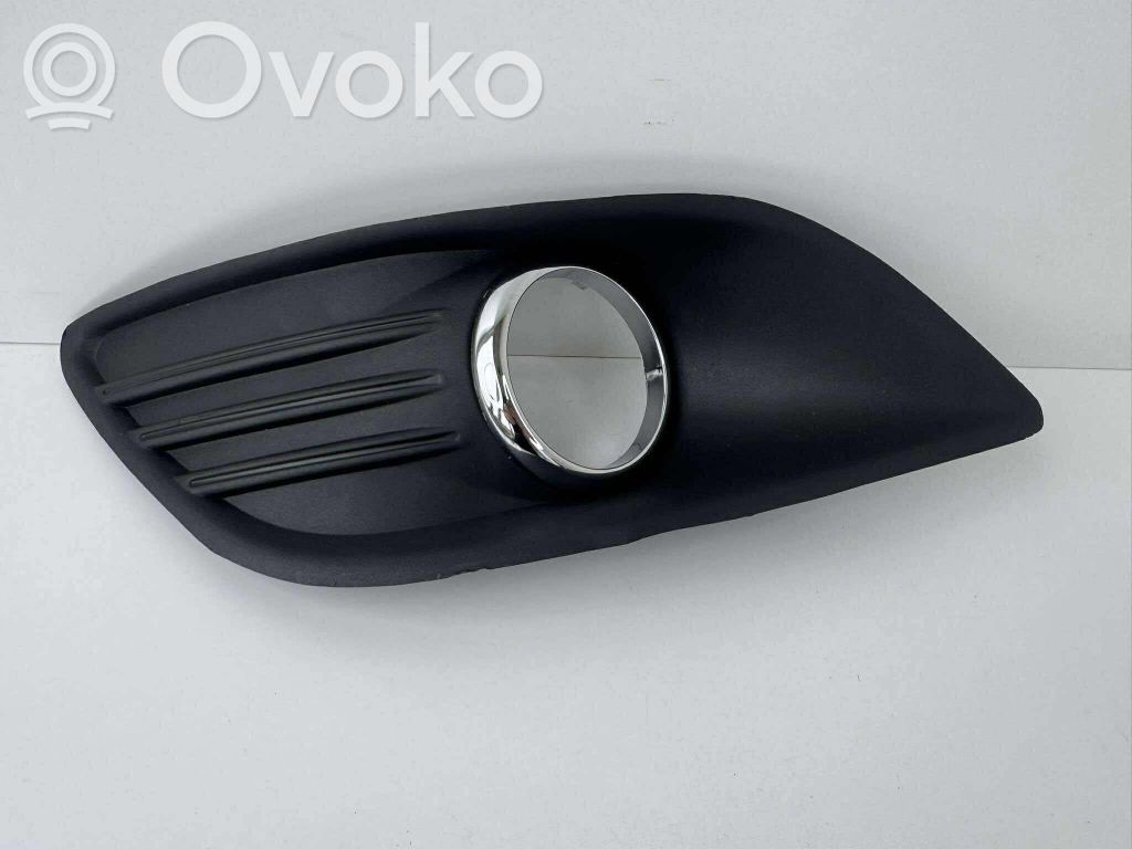 Ford Focus Front fog light trim/grill 