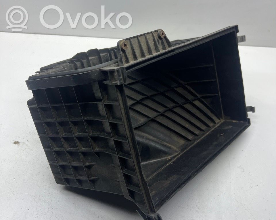 BMW 7 E65 E66 Air filter box 