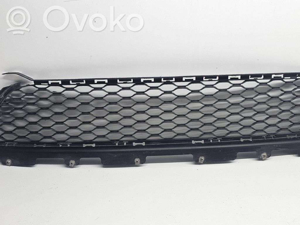Dodge Durango Front bumper lower grill 