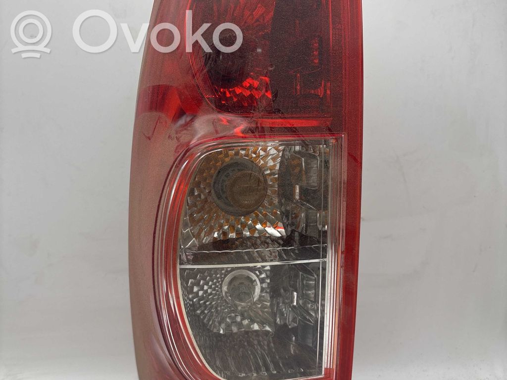 Isuzu D-Max Etu-/Ajovalo 