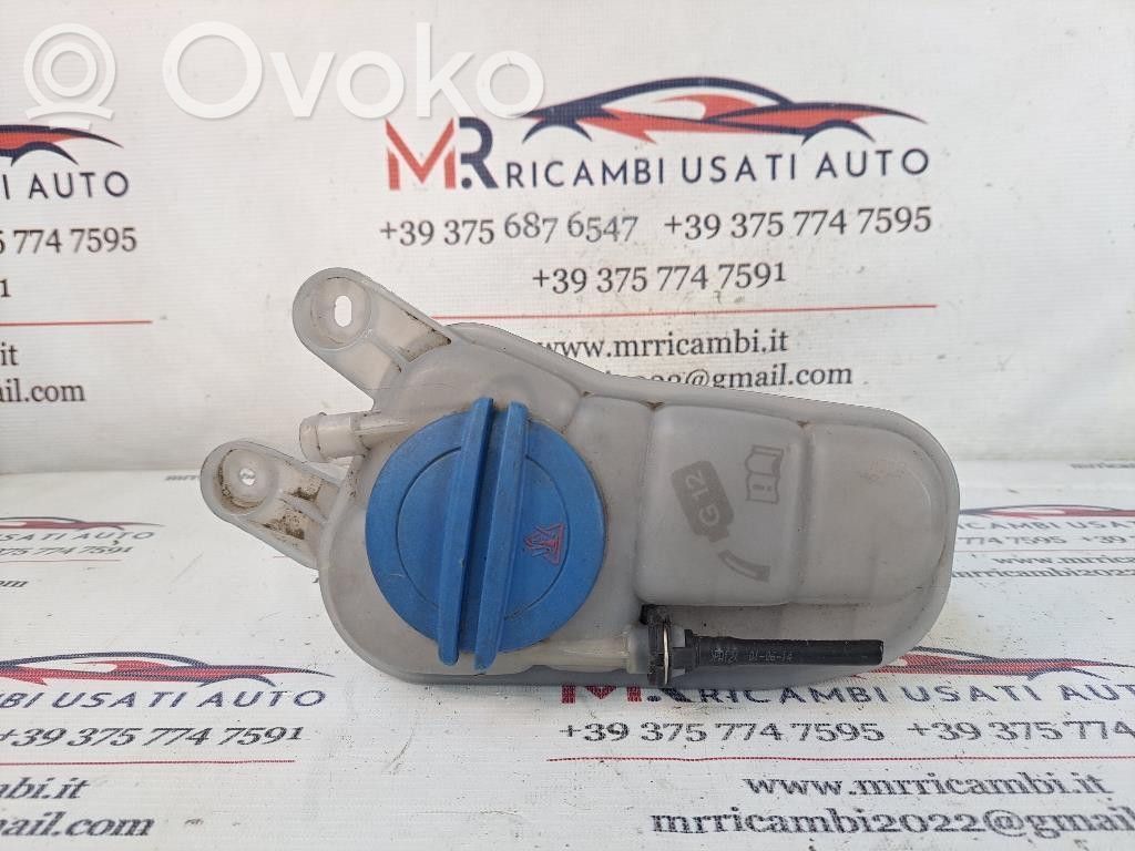 Audi A4 S4 B8 8K Depósito del refrigerante 
