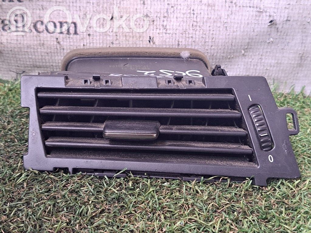 BMW 5 E60 E61 Moldura protectora de la rejilla de ventilación lateral del panel 
