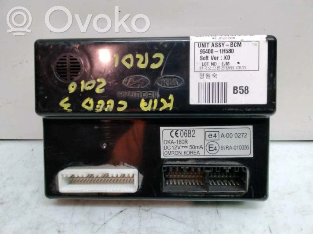 Unidad de control/módulo del motor   954001H580