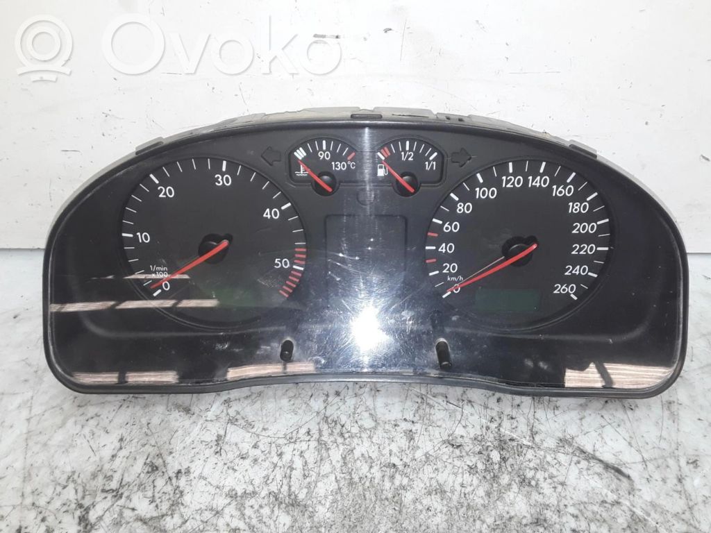 Volkswagen PASSAT Vitezometru (grup de instrumente) 