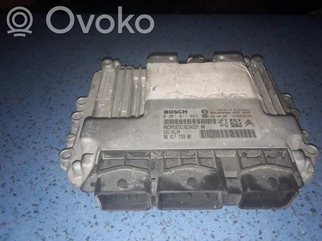 Unidad de control/módulo ECU del motor   0281011863