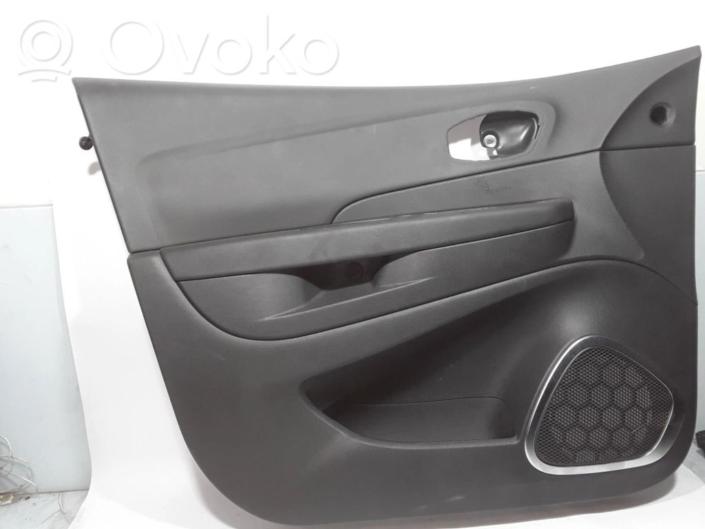 Renault Captur Etuoven verhoilu 