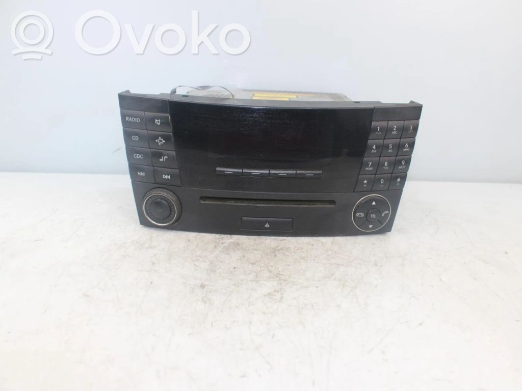 Mercedes-Benz E W211 Panel / Radioodtwarzacz CD/DVD/GPS 